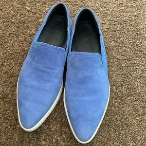 Suede flats for days you’re on-the-go!